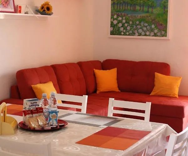 House Of Colours - Relax, Arte E Confort Per Coppie, Famiglie E Gruppi Дом отдыха *